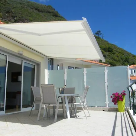 Casa Flora, 2 Quartos,vista Mar Prázdninový dům Arco da Calheta (Madeira)