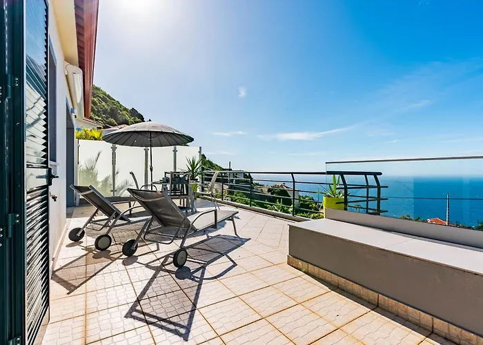 Casa Flora, 2 Quartos,vista Mar Arco da Calheta (Madeira)